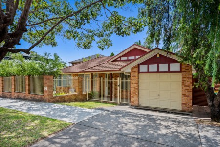 QUALITY LOW MAINTENANCE LIVING IN A POPULAR POSITION