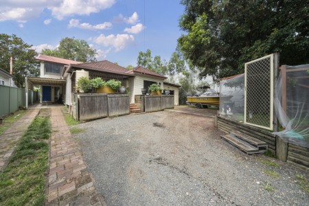 UNIQUE OPPORTUNITY - 733.9SQM BLOCK WITH 16M FRONTAGE - ZONED R3!!!