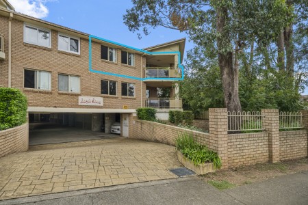 TOP FLOOR AND NORTH EAST FACING UNIT