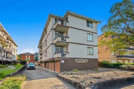 SUPER NEAT APARTMENT - PRIME AND CENTRAL LOCATION