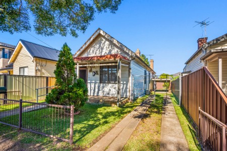 POSITION AND POTENTIAL - 368SQM BLOCK - 9.1M FRONTAGE - OPEN TO VIEW SATURDAY 10-10.30AM