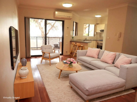 SPACIOUS 2 BED 2 BATHROOM UNIT WITH LOCKUP GARAGE