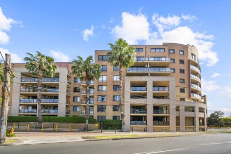 2 BEDROOM UNIT IN A GOOD LOCATION