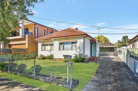 CLASSIC 3 BEDROOM FAMILY HOME