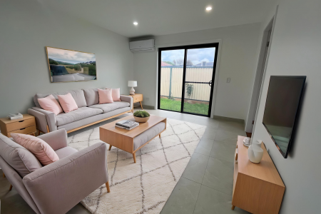 2 BEDROOM GRANNY FLAT PLUS EXTRA FAMILY ROOM 
WATER AND GAS INCLUDED