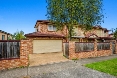 MOVE RIGHT IN AND ENJOY - SUPER TOWNHOUSE WITH LOW STRATA FEES
