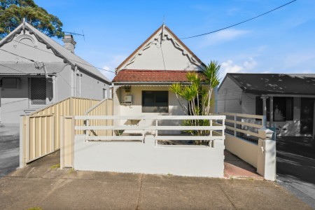 CHARMING RENOVATED STARTER HOME PLUS RETREAT - OPEN TO VIEW SATURDAY 1 TO 1.30PM