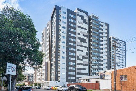 NEAR NEW UNIT - 600M TO AUBURN STATION
