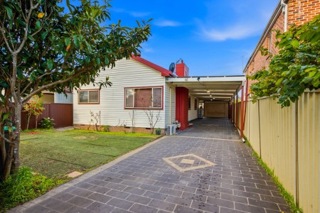 WELL PRESENTED HOME WITH GRANNY FLAT