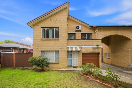 FULL BRICK TOWNHOUSE IN A GREAT LOCATION - OPEN TO VIEW THURSDAY 5.15 TO 5.45PM AND SATURDAY 12 TO 12.30PM