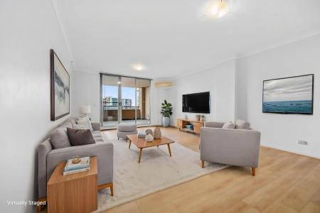 HUGE NORTH FACING 3 BEDROOM APARTMENT PLUS 2 CARSPACES  - 176SQM IN TOTAL