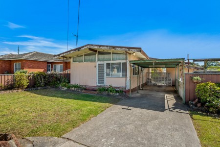 ORIGINAL HOME ON 562.8SQM WITH A 16.15M FRONTAGE - PACKED WITH POTENTIAL! OPEN TO VIEW SATURDAY 10-10.30AM