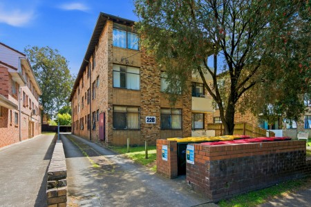 SPACIOUS UNIT WITH FLEXIBLE 3RD BED POTENTIAL | UNBEATABLE AUBURN CONVENIENCE  - OPEN TO VIEW SATURDAY 2.45 TO 3.15PM