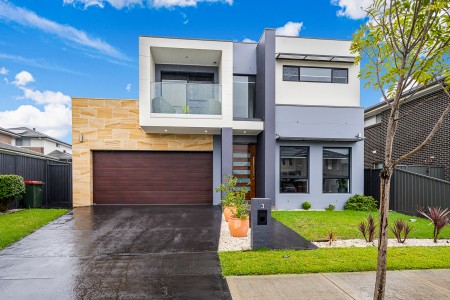 Luxurious Family Home in Elara!