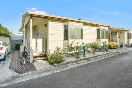 Stunner Residence, Don't Miss The Chance!