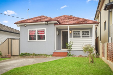 Modern, Low-Maintenance Living in a Prime Location