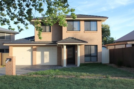 Spacious 4-Bedroom Family Home &ndash; Comfort & Convenience