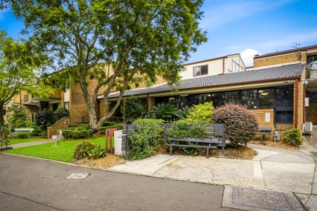 Comfortable & Connected Retirement Living in Woodlands Village (55+)