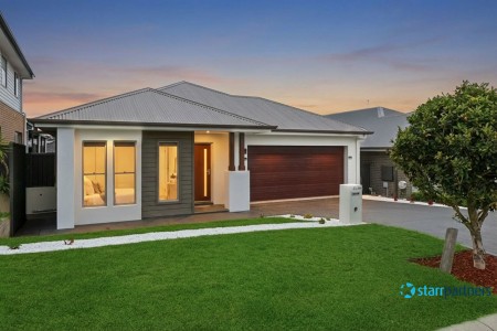 Modern open plan home + Stunner location