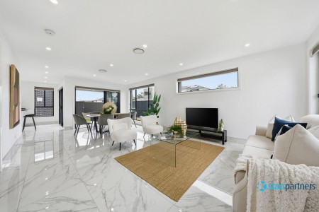 Stunner location + Effortless Living Starts Here!