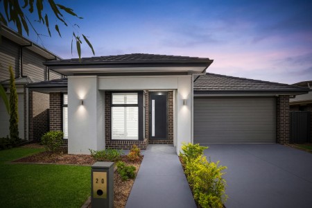 Stylish Single-Level Living with Premium Upgrades & Outdoor Entertaining in Melonba