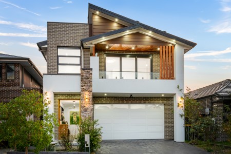 North East Facing Beautiful Home!!