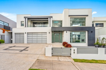 Spacious Family Living in a Prime Location