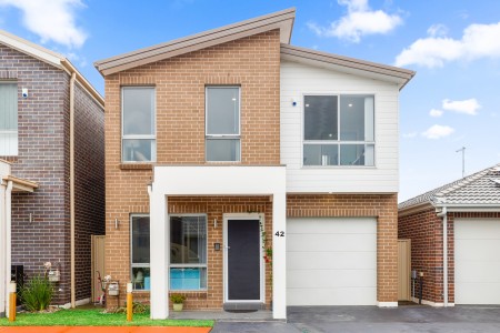 Modern 4 bedroom townhouse!!