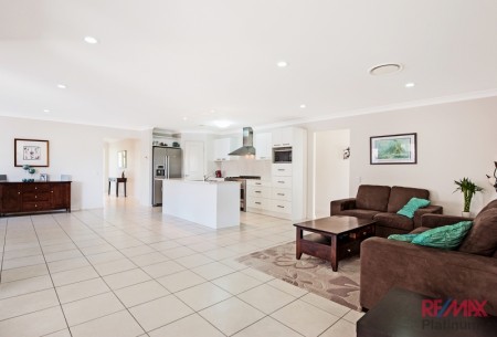 10 Sunstone Circuit, Mango Hill, QLD 4509
