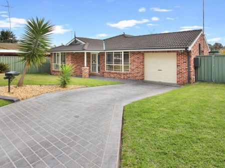15 Linara Circuit, Glenmore Park, NSW 2745