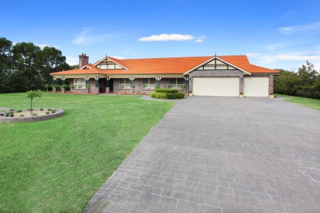 5 Traminer Grove, Orchard Hills, NSW 2748