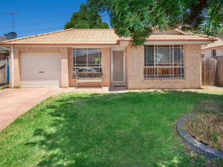 6 Linara Circuit, Glenmore Park, NSW 2745