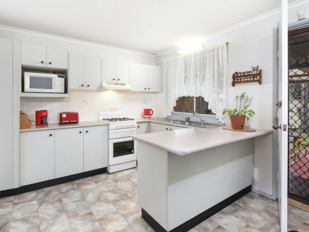 42 HATCHINSON CRESCENT, Jamisontown, NSW 2750