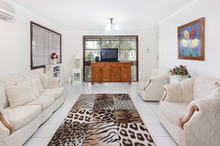 11 Poppy Cl, Claremont Meadows, NSW 2747