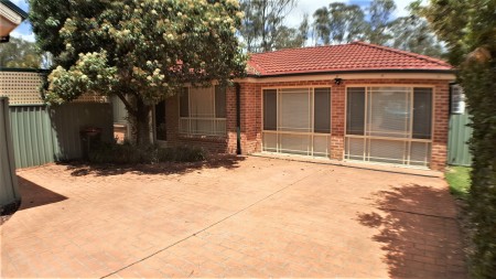 2/127 RICHMOND ROAD, Cambridge Park, NSW 2747