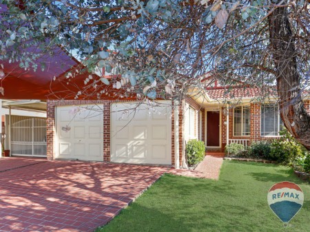 12 HARWOOD CIRCUIT, Glenmore Park, NSW 2745