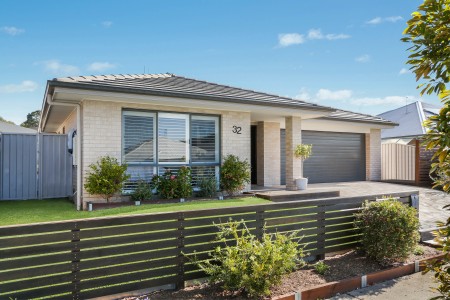 32 FAIRWATER DRIVE, Gwandalan, NSW 2259
