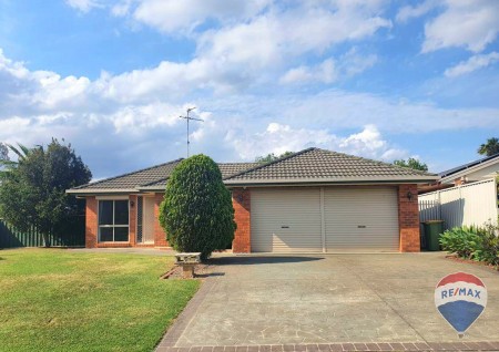 1 OSPREY PLACE, Claremont Meadows, NSW 2747