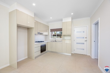 12A CARNATION AVENUE, Claremont Meadows, NSW 2747