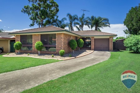 12 WERONA AVENUE, Claremont Meadows, NSW 2747