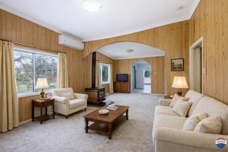 75 SIXTH ROAD, Berkshire Park, NSW 2765