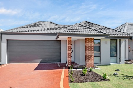 1/A Ewell Crt., Marangaroo, WA 6064