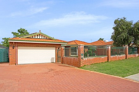 11 Heathfield Drive, Landsdale, WA 6065