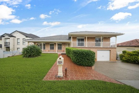 FINAL CALL - AUCTION THIS SATURDAY AT 3.45PM- BIDDERS GUIDE $1,500,000