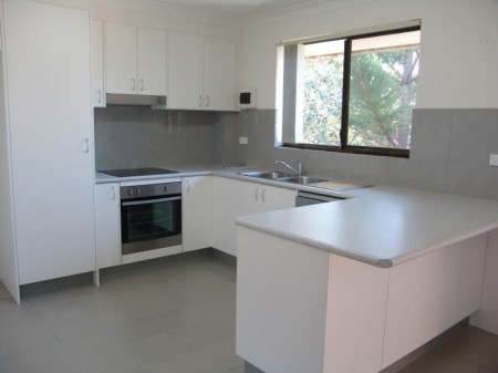 Spacious 2 Bedroom Unit In A Great Location
