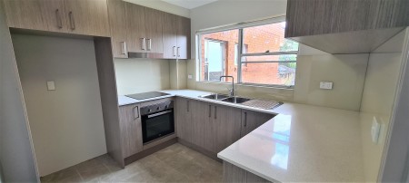 Ultra Modern 2 Bedder!