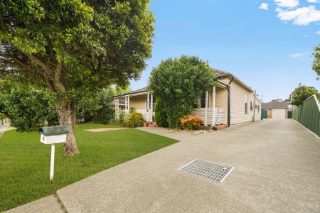 AUCTION THIS SATURDAY - MUST BE SOLD - SATURDAY - GUIDE $940,000