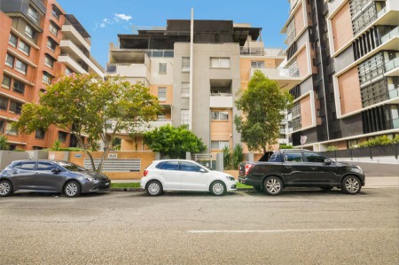 Rented for $700 weekly , Double lock up garage