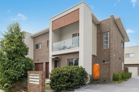 Long-term high-quality tenant paying $700 weeklyÂ 