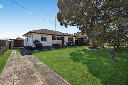 MUST BE SOLD - PRICE GUIDE $830,000 - $899,000